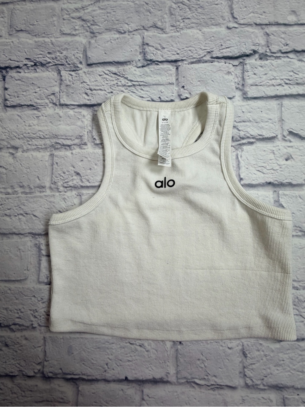 ALO Yoga White Ribbed Crew Neck Cropped Tank Top. Size Large.
